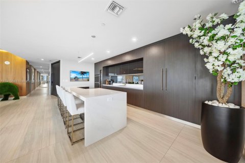 Copropriété à vendre à Miami, Floride: 5 chambres, 307.69 m2 № 2015688 - photo 11