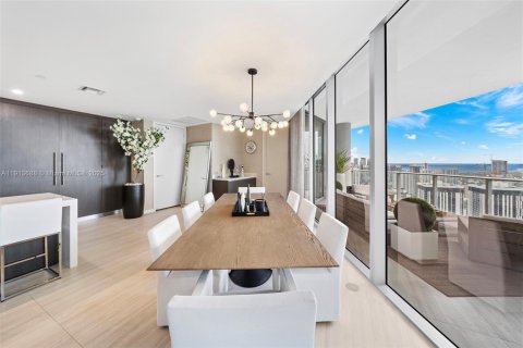 Copropriété à vendre à Miami, Floride: 5 chambres, 307.69 m2 № 2015688 - photo 10