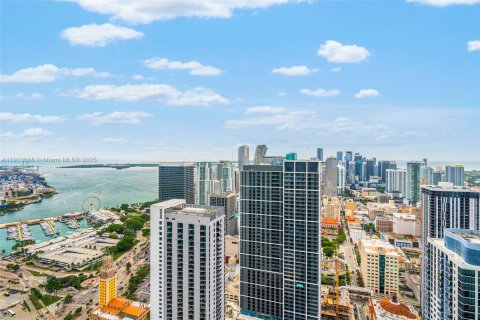 Copropriété à vendre à Miami, Floride: 5 chambres, 307.69 m2 № 2015688 - photo 22