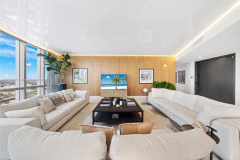 Copropriété à vendre à Miami, Floride: 5 chambres, 307.69 m2 № 2015688 - photo 7