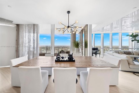 Copropriété à vendre à Miami, Floride: 5 chambres, 307.69 m2 № 2015688 - photo 8