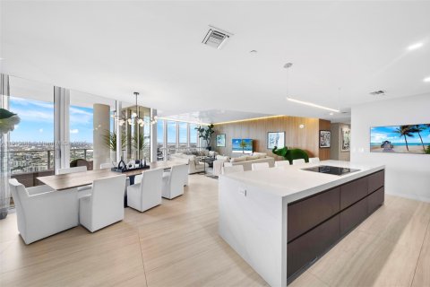 Copropriété à vendre à Miami, Floride: 5 chambres, 307.69 m2 № 2015688 - photo 16