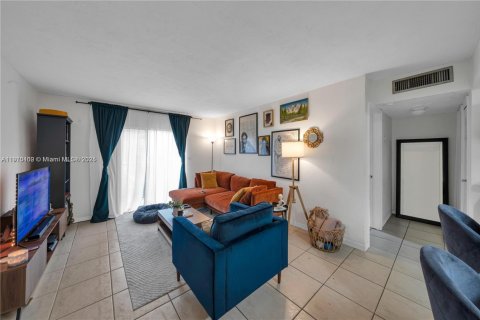 Copropriété à louer à Miami, Floride: 1 chambre, 51.1 m2 № 1966386 - photo 4