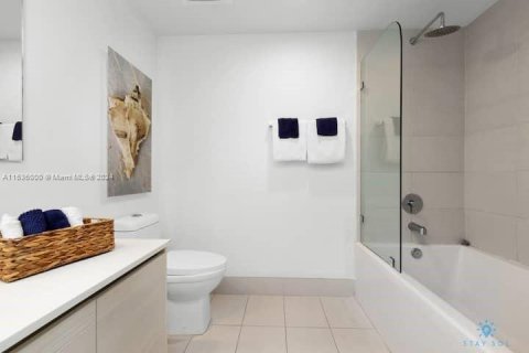 Copropriété à vendre à Hallandale Beach, Floride: 2 chambres, 94.76 m2 № 2088534 - photo 16