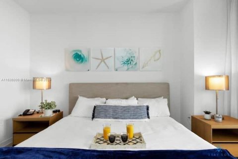 Copropriété à vendre à Hallandale Beach, Floride: 2 chambres, 94.76 m2 № 2088534 - photo 15