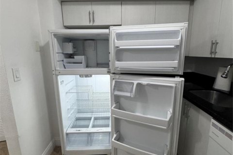 Copropriété à louer à Sunrise, Floride: 2 chambres, 87.7 m2 № 2386819 - photo 8