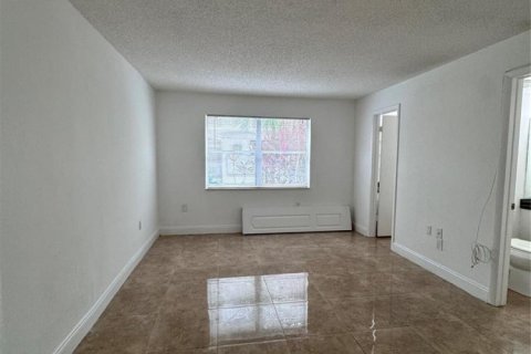 Copropriété à louer à Sunrise, Floride: 2 chambres, 87.7 m2 № 2386819 - photo 12
