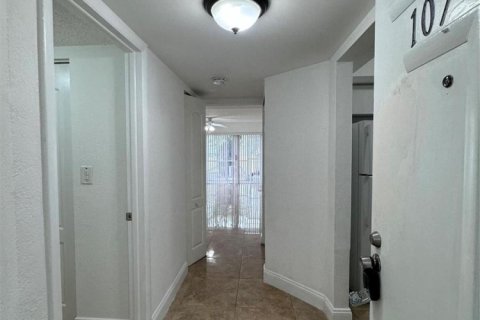 Copropriété à louer à Sunrise, Floride: 2 chambres, 87.7 m2 № 2386819 - photo 3