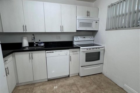 Copropriété à louer à Sunrise, Floride: 2 chambres, 87.7 m2 № 2386819 - photo 9