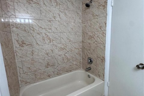 Copropriété à louer à Sunrise, Floride: 2 chambres, 87.7 m2 № 2386819 - photo 22