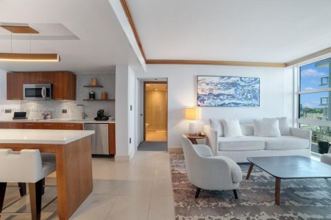 Condominio en venta en Miami Beach, Florida, 2 dormitorios, 82.4 m2 № 1667484 - foto 3