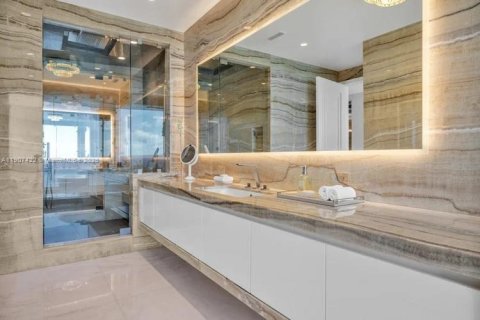 Condominio en venta en Sunny Isles Beach, Florida, 5 dormitorios, 353.31 m2 № 1970666 - foto 24