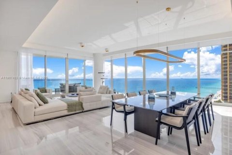 Condominio en venta en Sunny Isles Beach, Florida, 5 dormitorios, 353.31 m2 № 1970666 - foto 7