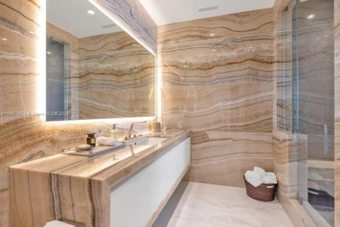 Condominio en venta en Sunny Isles Beach, Florida, 5 dormitorios, 353.31 m2 № 1970666 - foto 23