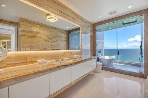 Condominio en venta en Sunny Isles Beach, Florida, 5 dormitorios, 353.31 m2 № 1970666 - foto 22