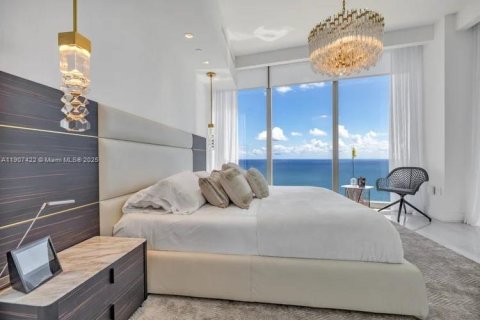 Condominio en venta en Sunny Isles Beach, Florida, 5 dormitorios, 353.31 m2 № 1970666 - foto 15