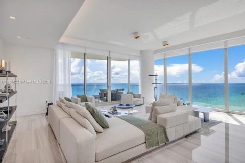 Condominio en venta en Sunny Isles Beach, Florida, 5 dormitorios, 353.31 m2 № 1970666 - foto 5