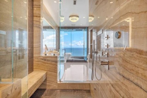 Condominio en venta en Sunny Isles Beach, Florida, 5 dormitorios, 353.31 m2 № 1970666 - foto 16