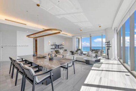 Condominio en venta en Sunny Isles Beach, Florida, 5 dormitorios, 353.31 m2 № 1970666 - foto 9