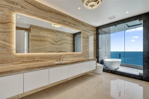 Condo in Sunny Isles Beach, Florida, 5 bedrooms  № 1970666 - photo 28