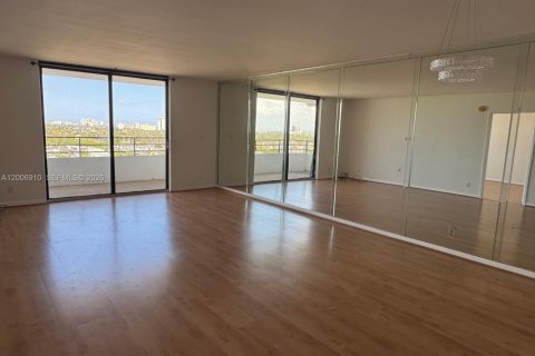 Condominio en venta en Hallandale Beach, Florida, 1 dormitorio, 88.26 m2 № 2090639 - foto 9