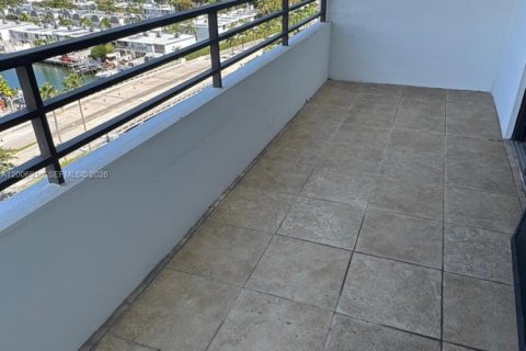 Condominio en venta en Hallandale Beach, Florida, 1 dormitorio, 88.26 m2 № 2090639 - foto 14