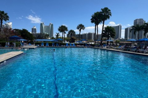Condominio en venta en Hallandale Beach, Florida, 1 dormitorio, 88.26 m2 № 2090639 - foto 21