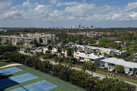 Condominio en venta en Hallandale Beach, Florida, 1 dormitorio, 88.26 m2 № 2090639 - foto 19