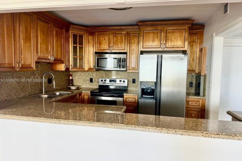 Condominio en venta en Hallandale Beach, Florida, 1 dormitorio, 88.26 m2 № 2090639 - foto 4