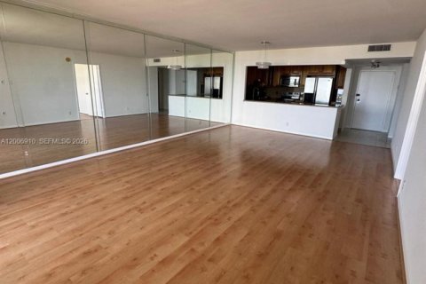 Condominio en venta en Hallandale Beach, Florida, 1 dormitorio, 88.26 m2 № 2090639 - foto 11