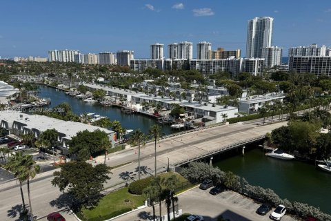 Condominio en venta en Hallandale Beach, Florida, 1 dormitorio, 88.26 m2 № 2090639 - foto 16