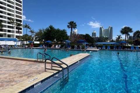 Condominio en venta en Hallandale Beach, Florida, 1 dormitorio, 88.26 m2 № 2090639 - foto 20