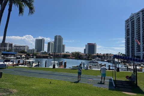 Condominio en venta en Hallandale Beach, Florida, 1 dormitorio, 88.26 m2 № 2090639 - foto 23