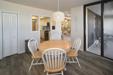 Copropriété à vendre à Saint Pete Beach, Floride: 2 chambres, 130.99 m2 № 2431786 - photo 9