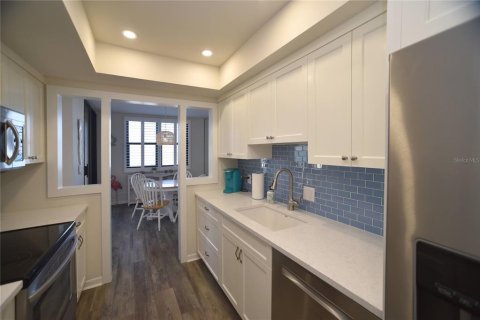 Copropriété à vendre à Saint Pete Beach, Floride: 2 chambres, 130.99 m2 № 2431786 - photo 11