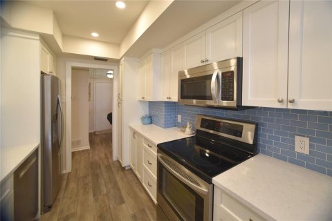 Copropriété à vendre à Saint Pete Beach, Floride: 2 chambres, 130.99 m2 № 2431786 - photo 12