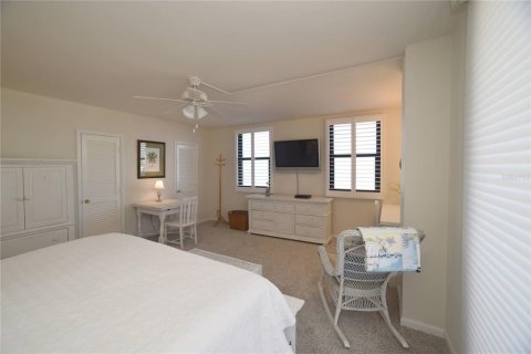 Copropriété à vendre à Saint Pete Beach, Floride: 2 chambres, 130.99 m2 № 2431786 - photo 29