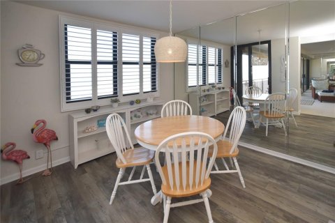 Copropriété à vendre à Saint Pete Beach, Floride: 2 chambres, 130.99 m2 № 2431786 - photo 7