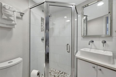 Condo in Sarasota, Florida, 2 bedrooms  № 2347807 - photo 20