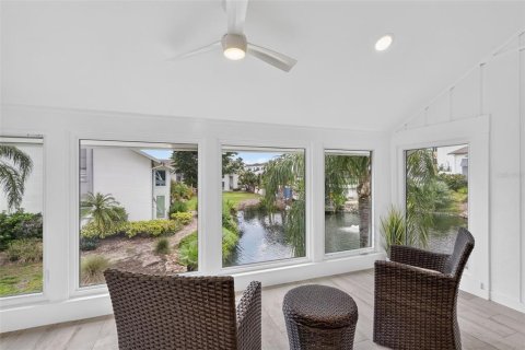 Condo in Sarasota, Florida, 2 bedrooms  № 2347807 - photo 3
