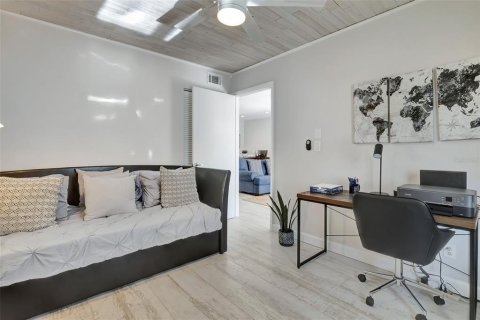 Condo in Sarasota, Florida, 2 bedrooms  № 2347807 - photo 18