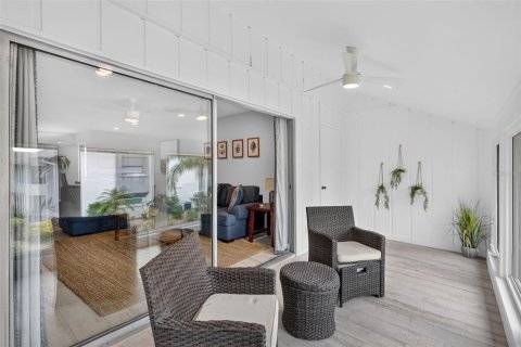 Condo in Sarasota, Florida, 2 bedrooms  № 2347807 - photo 5