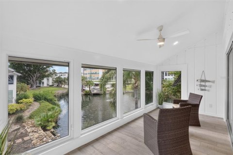 Condo in Sarasota, Florida, 2 bedrooms  № 2347807 - photo 4
