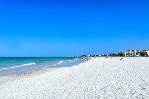 Condo in Sarasota, Florida, 2 bedrooms  № 2347807 - photo 28