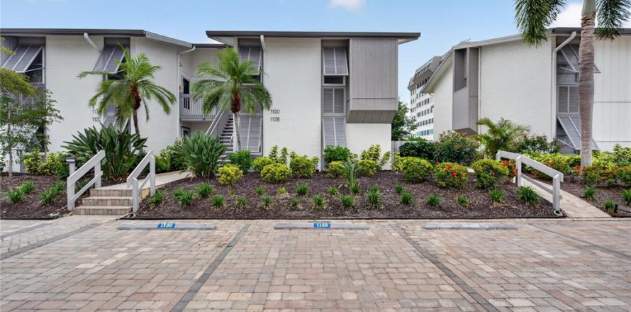 Condo in Sarasota, Florida, 2 bedrooms  № 2347807