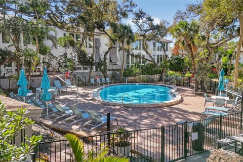 Condo in Sarasota, Florida, 2 bedrooms  № 2347807 - photo 25