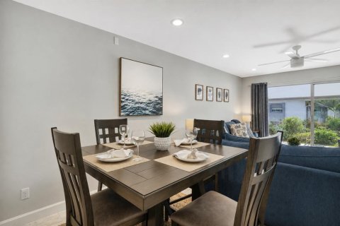 Condo in Sarasota, Florida, 2 bedrooms  № 2347807 - photo 10