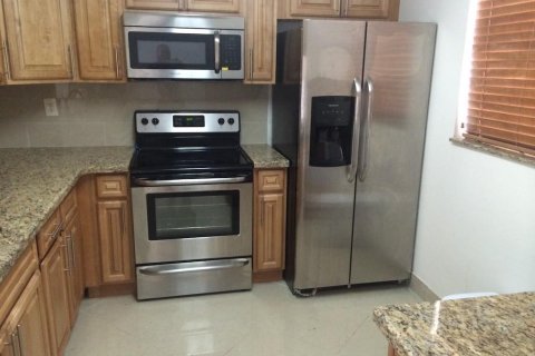 Condominio en alquiler en Plantation, Florida, 3 dormitorios, 120.77 m2 № 2243850 - foto 2