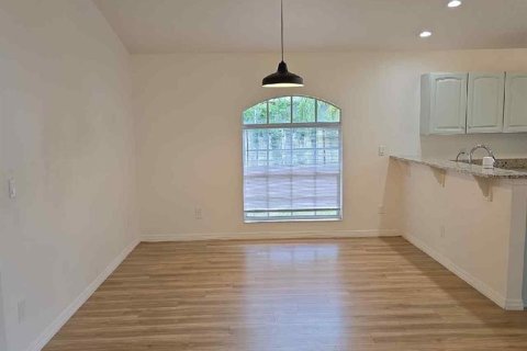 House in Winter Haven, Florida 3 bedrooms, 165.83 sq.m. № 1915708 - photo 5