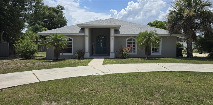 House in Winter Haven, Florida 3 bedrooms, 165.83 sq.m. № 1915708